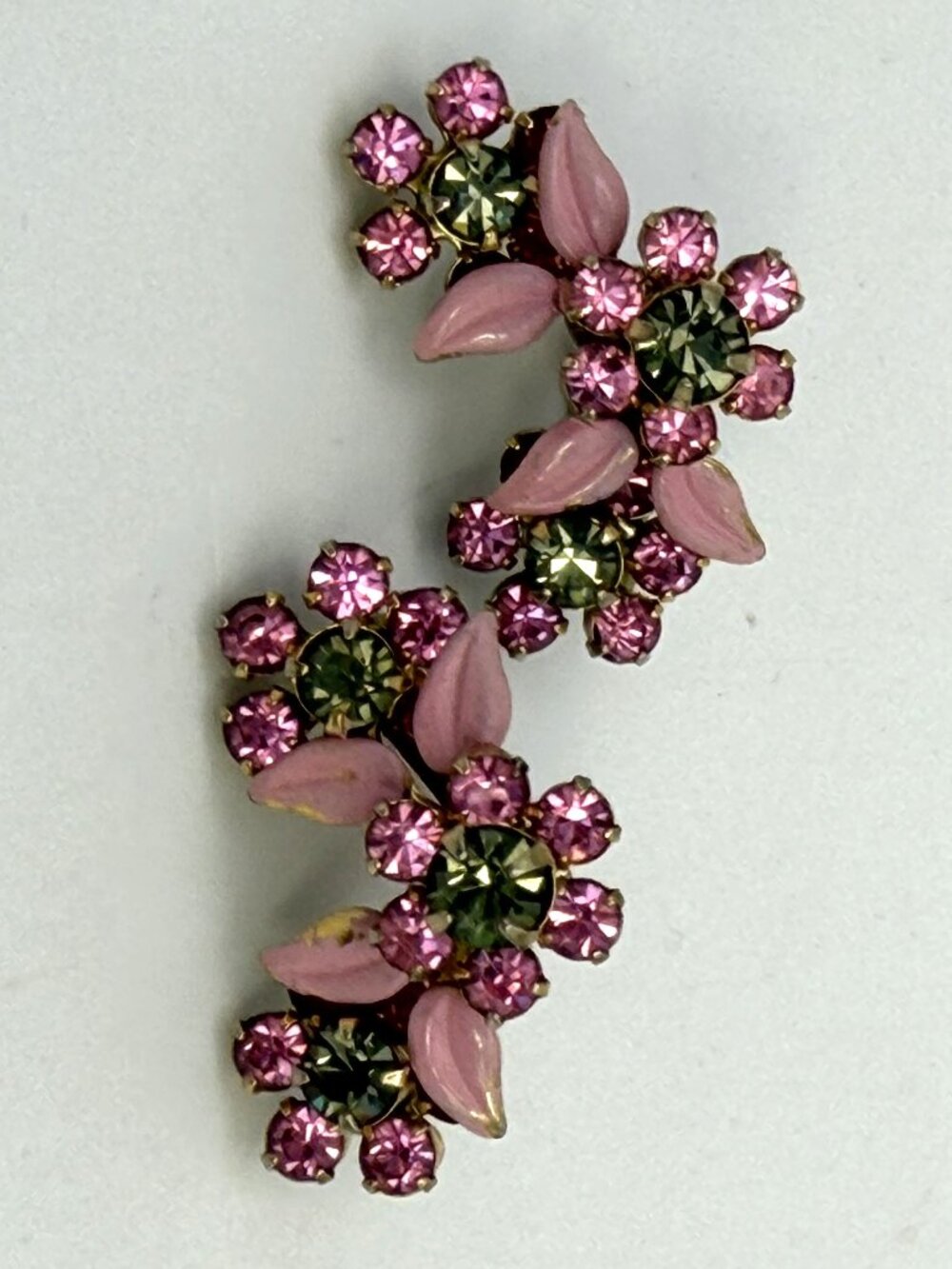 Vintage 1950s Pink Gray Glass Rhinestone Enamel Leaf Clip On Earrings Floral